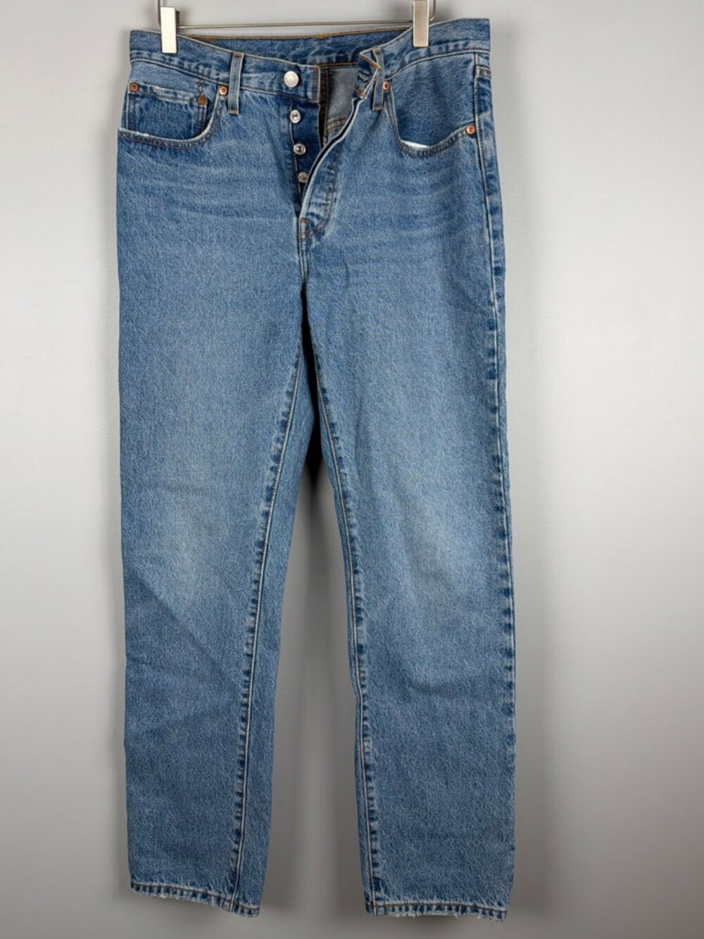 Levis 501 Jeans Mens 30x32 Blue Button Fly Denim Pants Faded Light Washed Out
